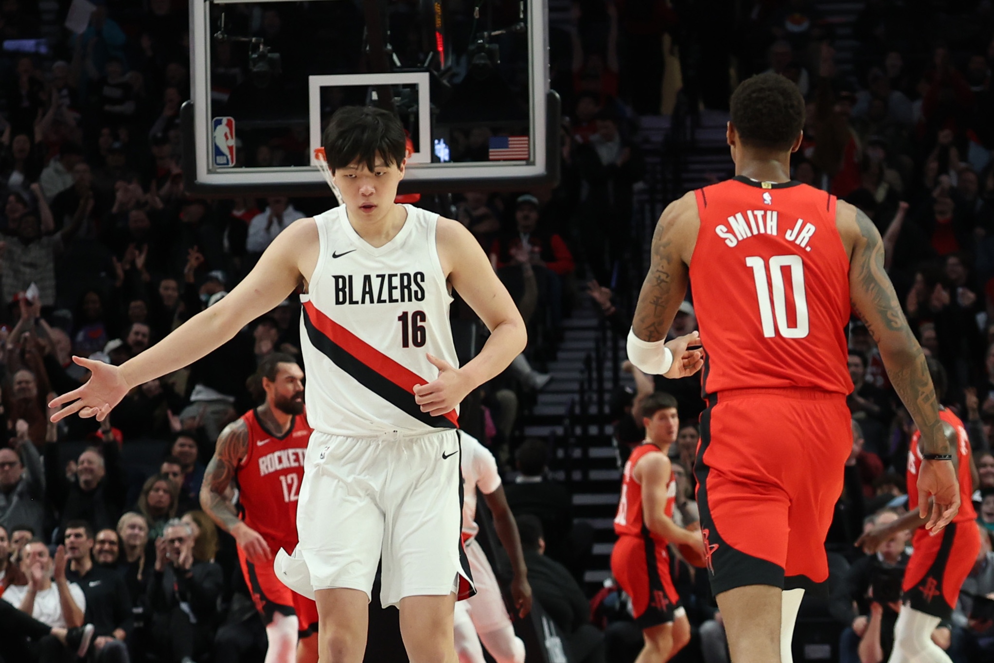 九游体育-杨毅：中国球员比较内敛 在美国必须短时间内站稳位置 否则没戏