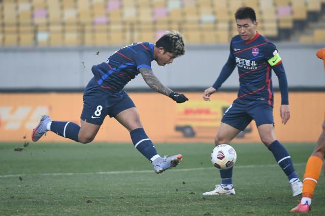 九游体育官网-【揭秘】足协为何暂时解除三家俱乐部禁令？